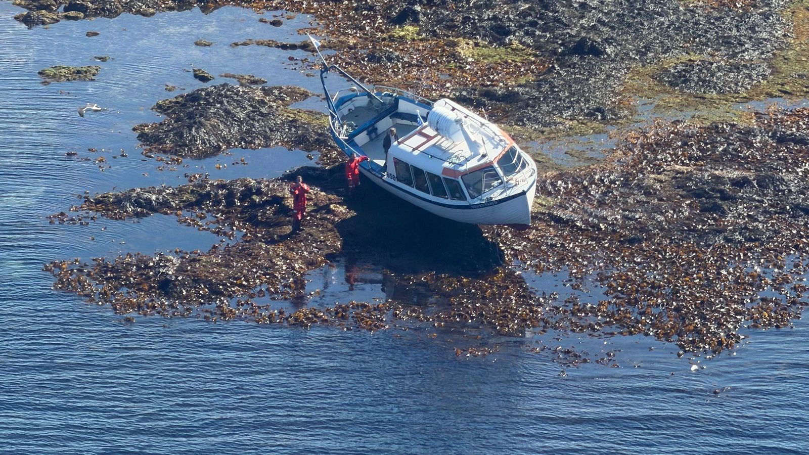 Laus úr sjálf­heldu eftir um fimm tíma strand