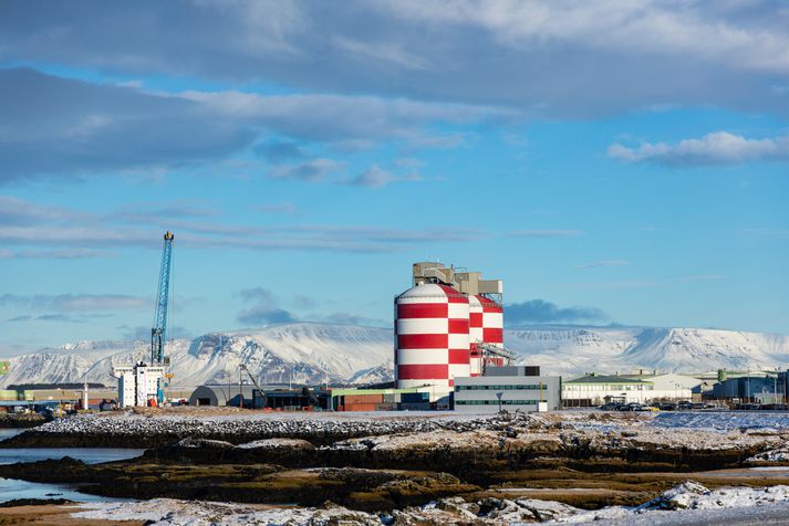 Losun frá orkufrekum iðnaði eins og álframleiðslu hefur meira en tvöfaldast á þrjátíu árum.