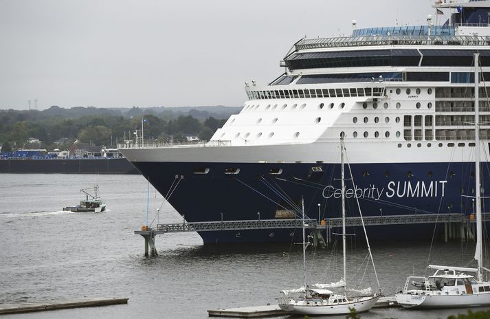 Celebrity Summit er tíður gestur við strendur Íslands.