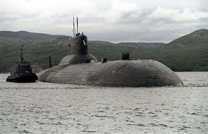 Rússneskur kafbátur af gerðinni Akula kom að æfingunni með leynivopnið.