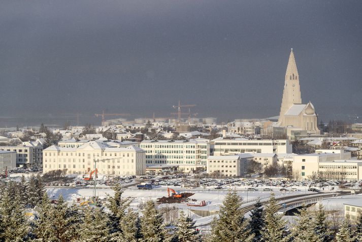 Tveir drengir voru fluttur á gjörgæsludeild eftir slysið. Annar þeirra var í kjölfarið fluttur á Barnaspítala Hringsins og hefur hann nú verið útskrifaður.