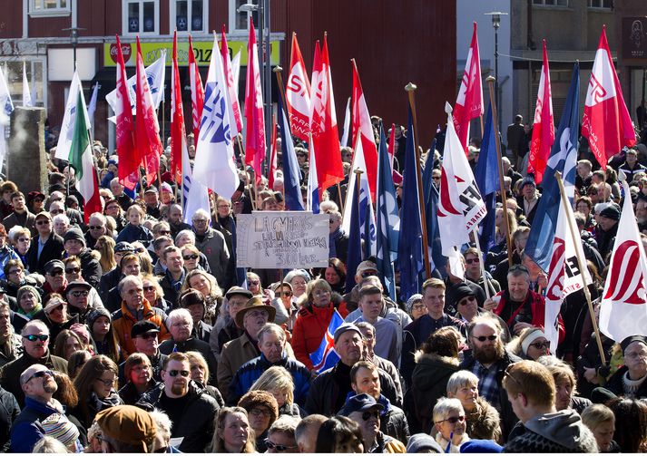 Lögregla áætlar að um 9000 manns hafi mætt í kröfugöngu