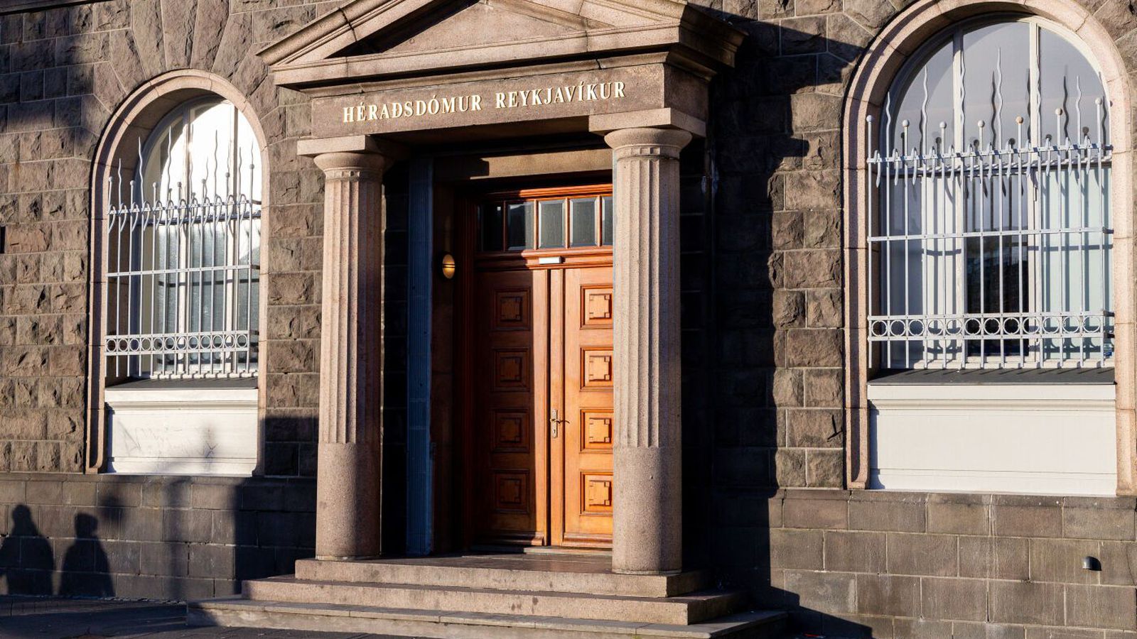 Ekki falsaðir peningar heldur gervipeningar