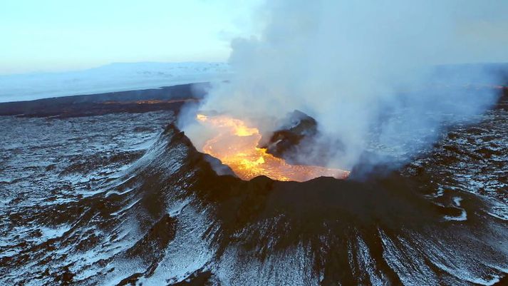 Hraunið hefur þykknað mikið en dregið hefur úr virkni á yfirborði. Gosið hefur nú staðið í rúma fjóra mánuði.