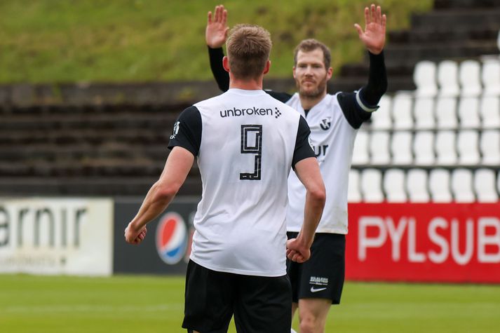 Sigurður Bjartur Hallsson og Björn Daníel Sverrisson skoruðu mörk FH í 2-0 sigri gegn Breiðablik.