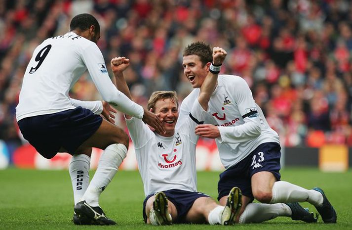 Erik Edman fagnar eina marki sínu fyrir Tottenham með Fredi Kanouté og Michael Carrick.