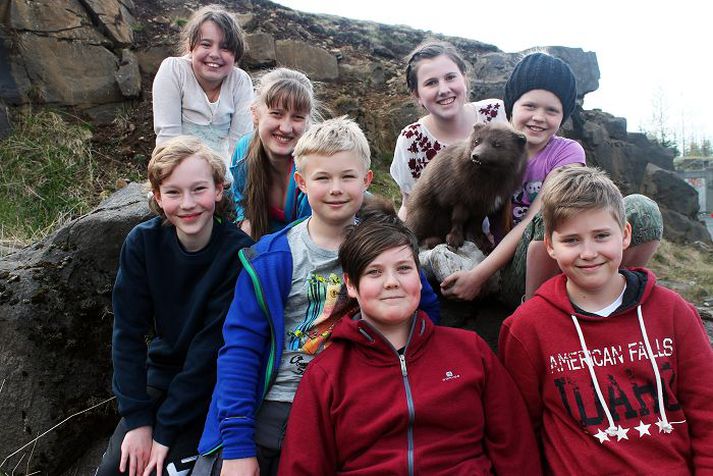 Þessir kátu krakkar verða í hlutverki yrðlinga í ævintýraóperunni Baldursbrá sem frumflutt verður á Siglufirði næsta laugardag.