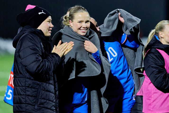 Arna Eiríksdóttir kom aftur til Noregs úr kuldanum á Íslandi og fór beint inn í byrjunarliðið hjá Valerenga.