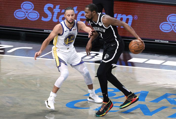 Steph Curry og Kevin Durant eru búnir að jafna sig af meiðslum sem héldu þeim utan vallar allt síðasta tímabil. Þeir ætla sér stóra hluti í vetur.