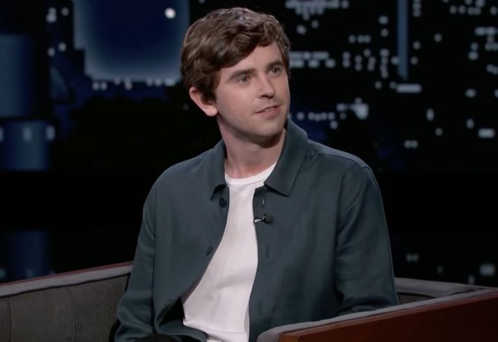 Leikarinn Freddie Highmore er þekktastur fyrir hlutverk sitt í The Good Doctor.