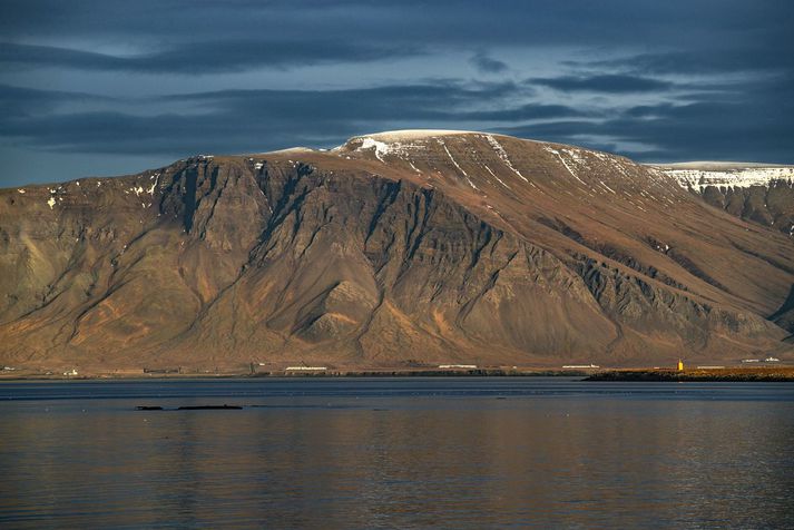 Það er vinsælt að ganga á Esjuna.