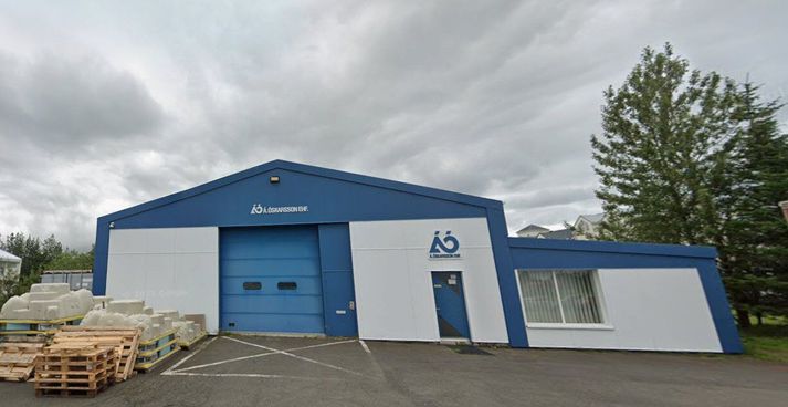 Í svörum fyrirtækisins segir að auglýsingarnar hafi verið teknar úr birtingu á meðan á meðferð málsins stóð. 