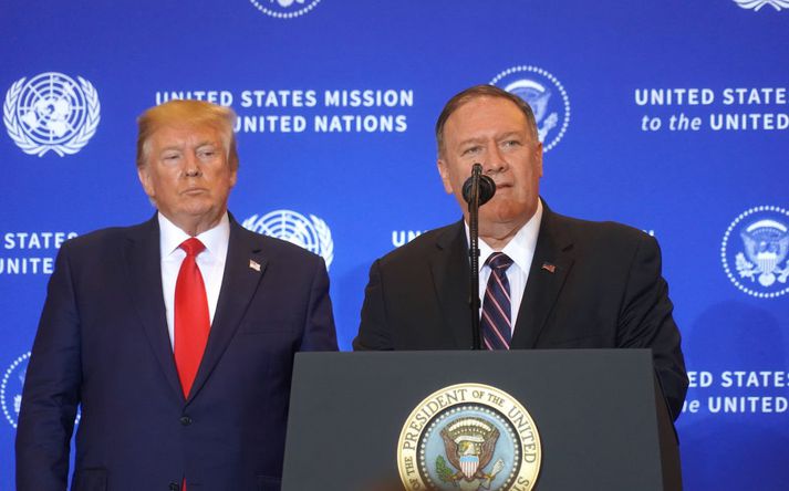 Mike Pompeo, utanríkisráðherra Bandaríkjanna (t.h.) og Donald Trump Bandaríkjaforseti (t.v.).