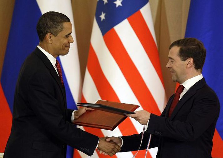 Obama og Medvedev funduðu í Singapúr í gær. fréttablaðið/ap