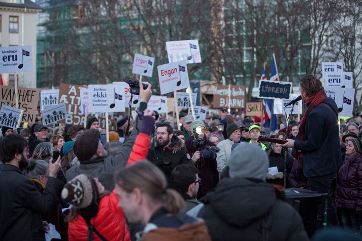 Um 4.500 mótmælendur mættu á Austurvöll á mánudag. 