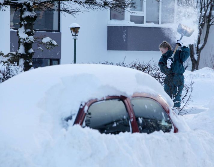 Borgarbúar tókust á við mikið fannfergi í gær og í dag.
