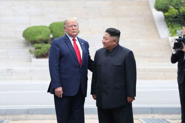 Donald Trump Bandaríkjaforseti og Kim Jong Un leiðtogi Norður-Kóreu við heimsókn Trumps til Norður-Kóreu í júní 2019.