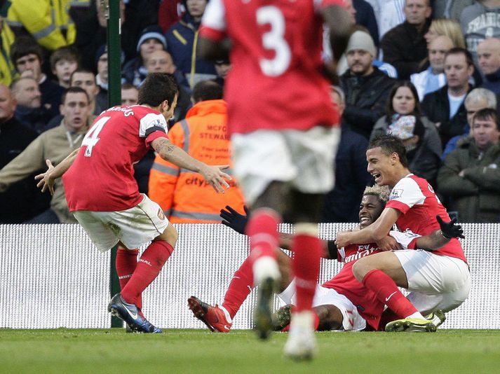 Arsenal-menn fagna einu marka sinna á móti Manchester City.