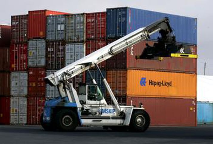 Vöruflutningar með skipum innanlands eru nú skattlagðir hærra en vöruflutningar með flutningabílum.