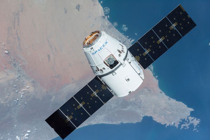 Dragon 9 geimfar SpaceX.