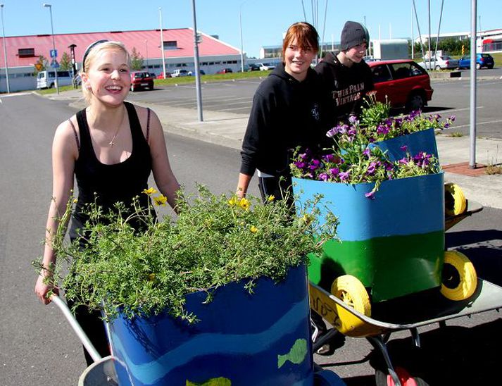 Vinnuskólakrakkar Hafa snyrt borgina í sumar og fá nú að líkindum mikinn liðsauka.