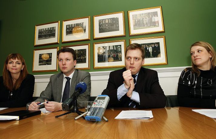 Rétt úr kútnum Flokkurinn skuldar 85 milljónir umfram eignir en hefur dregið verulega úr taprekstri.Fréttablaðið/anton