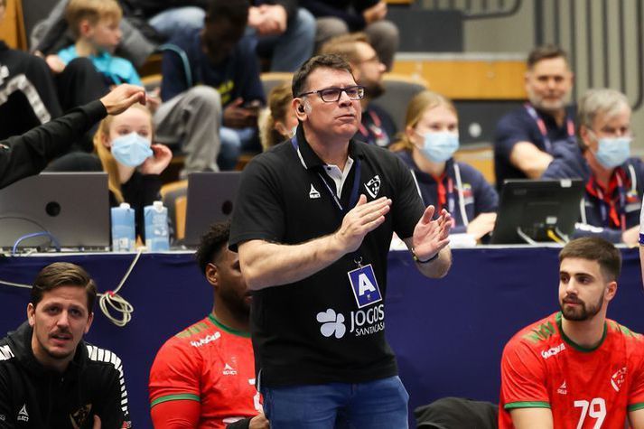 Fidalgo vildi ekki svara spurningum um heyrarntólin.