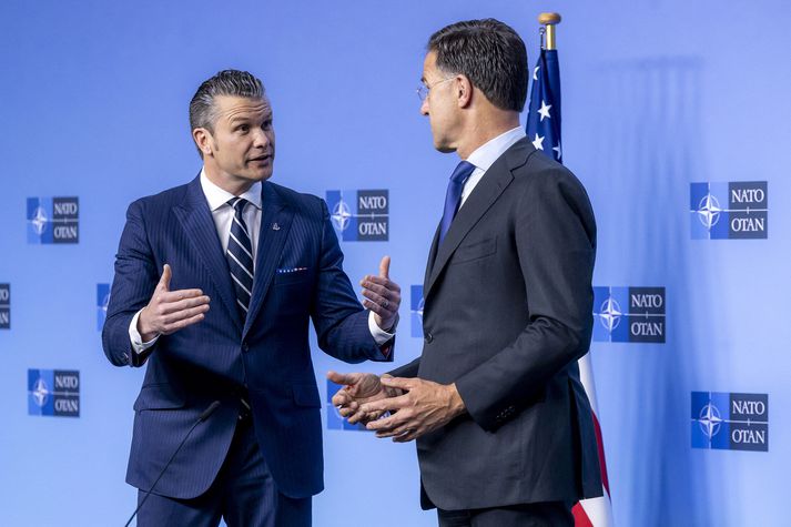 Pete Hegseth, varnarmálaráðherra Bandaríkjanna, og Mark Rutte, framkvæmdastjóri NATO.