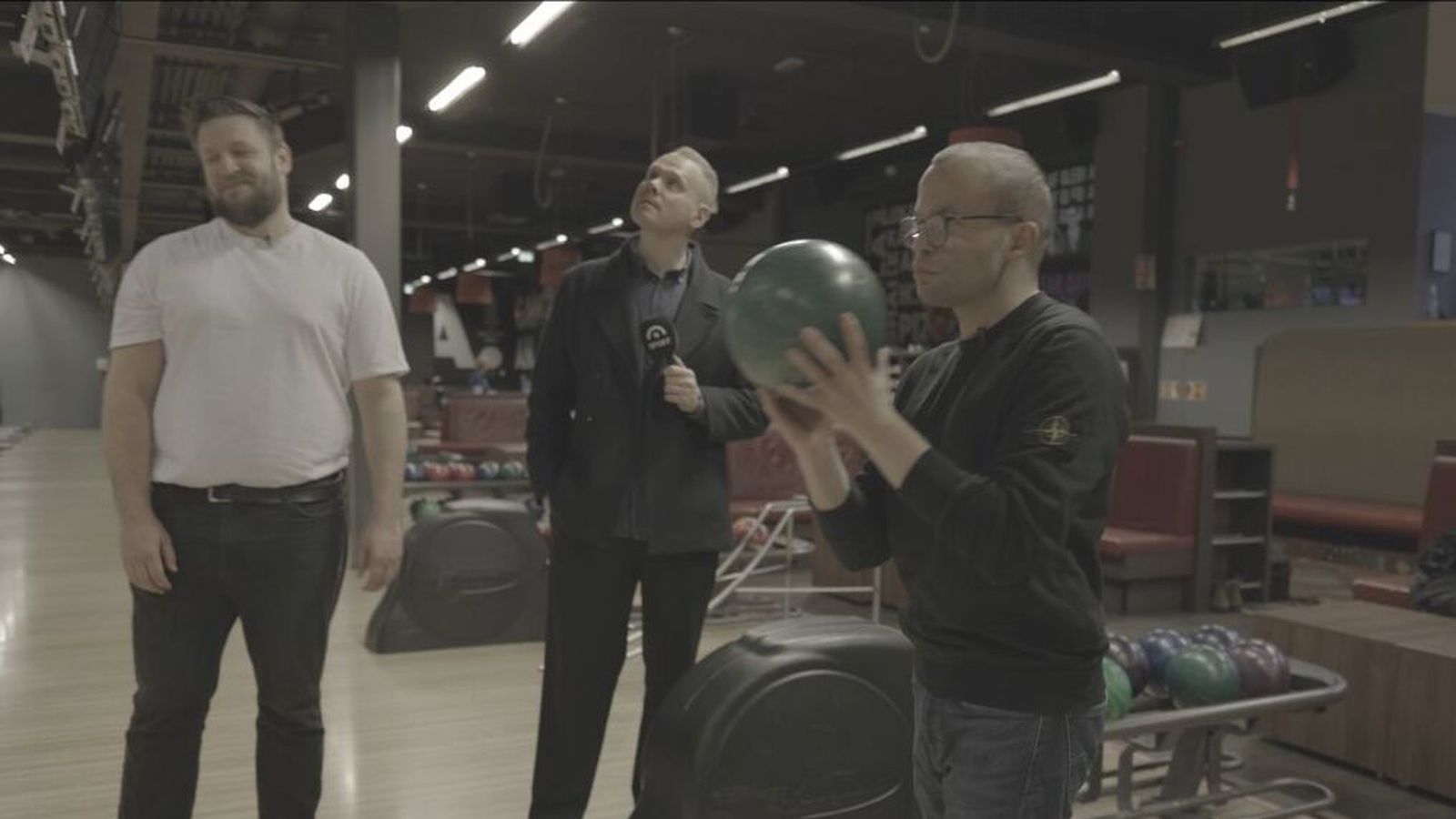 Extraleikarnir: Að­eins eitt stig á milli Nabblans og Tomma í æsi­spennandi keilukeppni