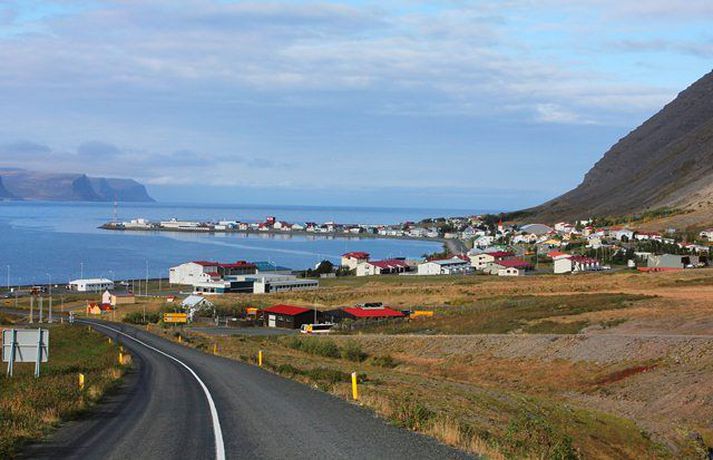 Blíðskaparveður er á vettvangi.