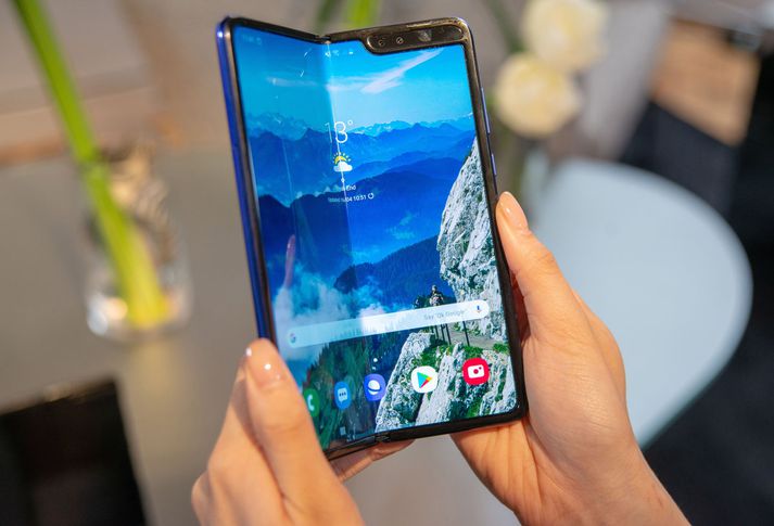 Fallegur en brothættur Samsung Galaxy Fold.