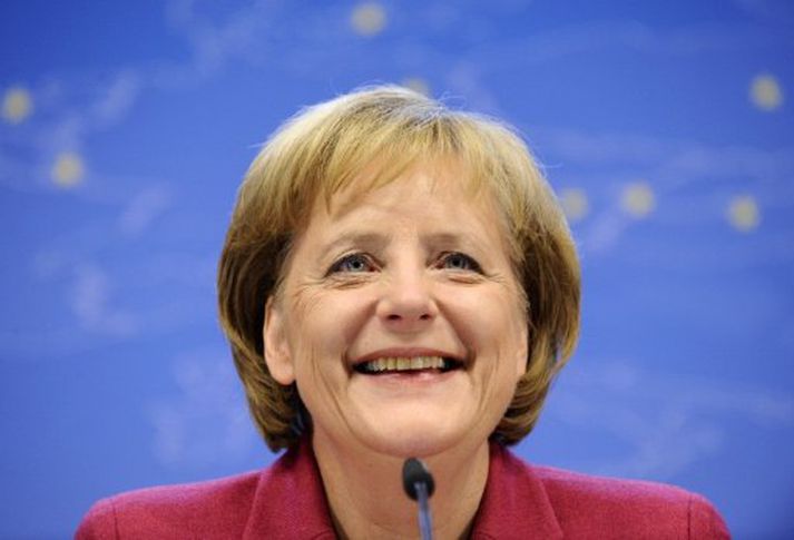 Angela Merkel tekur málið alvarlega og biðlar til ráðuneyta um svör.