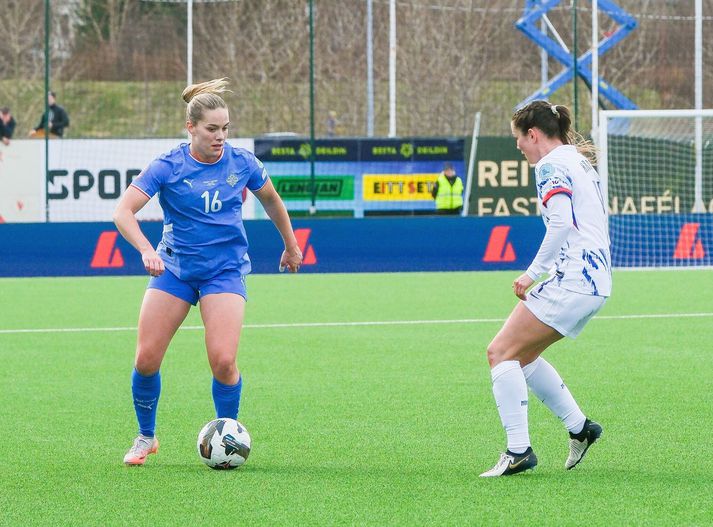 Hildur Antonsdóttir átti fínan leik á miðsvæðinu hjá íslenska liðinu.