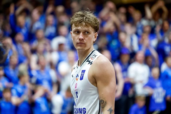 Hilmar Smári Henningsson átti frábæra innkomu í kvöld og setti niður eitt stærsta skot leiksins.