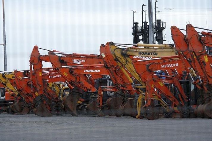 Vinnuvélar sem bíða útflutnings Eftir rúm fimm ár lauk nýverið skiptum á þrotabúi Véla og þjónustu.Fréttablaðið/Pjetur
