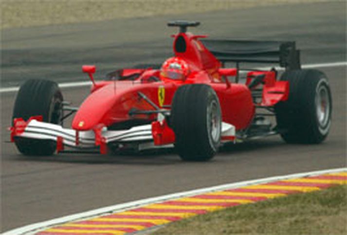 Hér gefur að líta nýja bílinn frá Ferrari, þar sem Michael Schumacher ók honum nokkra hringi í dag
