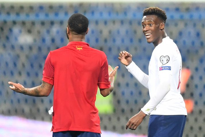 Sterling og Hudson-Odoi ræðast við.