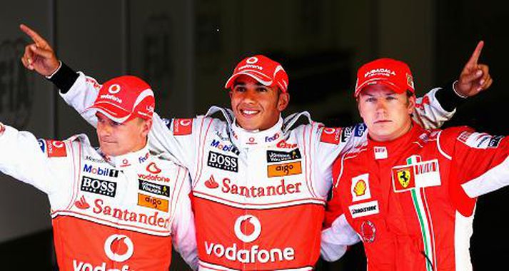 Lewis Hamilton er líklegur til að taka við meistaratitlinum af Kimi Raikkönen um helgina.