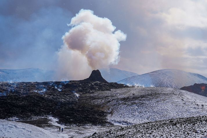 Hraunrennsli í eldgosinu við Fagradalsfjall hefur aukist nokkuð síðustu daga sem er talið nokkuð óvenjulegt.