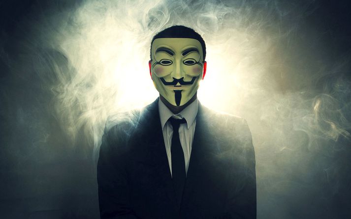 Anonymous er í dag samnefnari fyrir "hakktivisma“ sem er stefna aðgerðasinna að nota tölvutækni til niðurrifsstarfsemi í pólitískum tilgangi.
