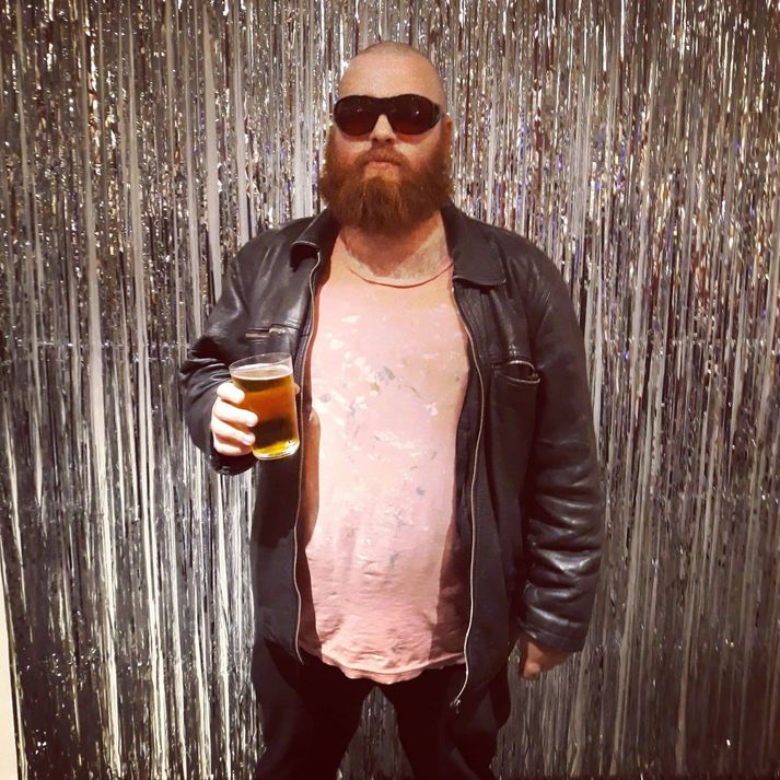 Axel Björnsson, gítarleikari og söngvari Pink Street Boys.