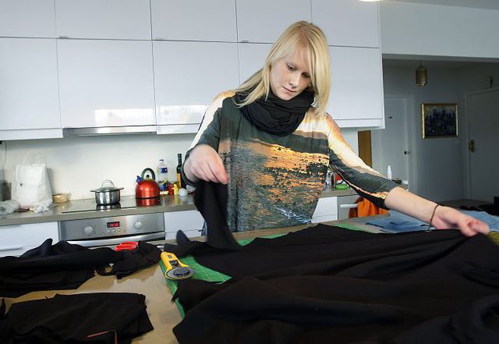 Sunna Dögg Ásgeirsdóttir hannar flíkur á litlar telpur og drengi.