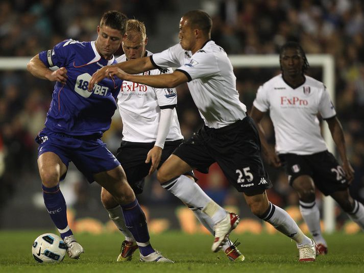 Bobby Zamora og Eiður Smári Guðjohnsen í leik á móti Bolton.