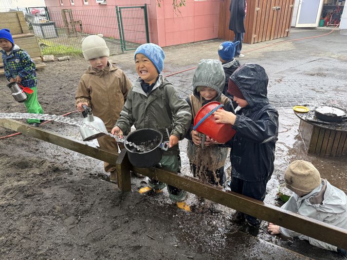 Alþjóðlegi drullumallsdagurinn fór fram í dag.