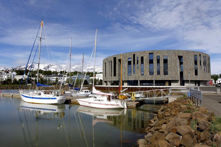 Árið 2013 sömdu Hópferðabílar Akureyrar við Eyþing um akstur þriggja leiða í landshlutanum. 