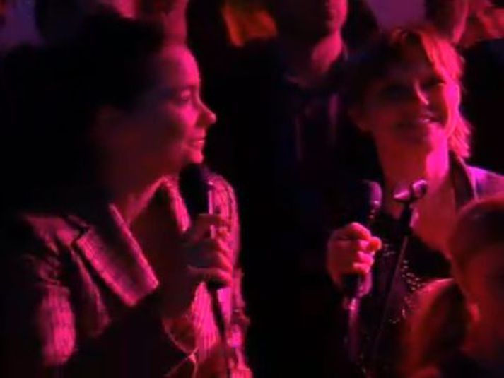 Björk Guðmundsdóttir tók lagið í gær.