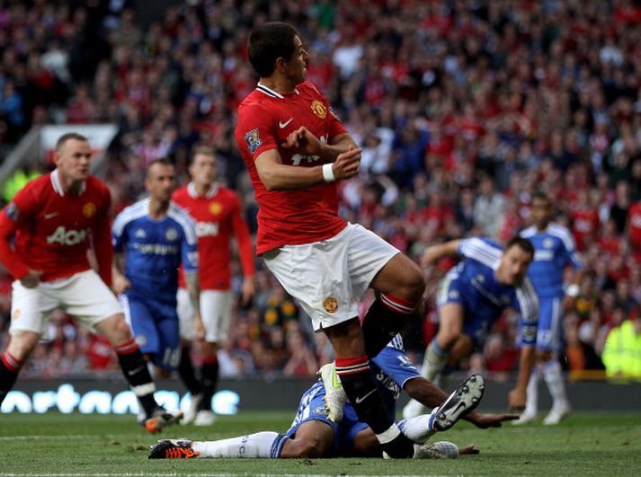 Javier Hernandez framherji enska meistaraliðsins Manchester United virðist hafa hrist af sér meiðslin sem hann varð fyrir í 3-1 sigri liðsins s.l. sunnudag gegn Chelsea