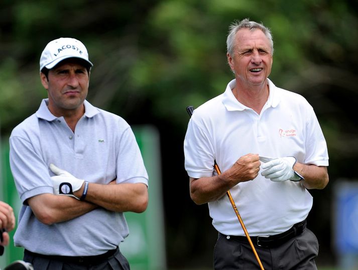 Cruyff er hér í golfi með Spánverjanum Jose Maria Olazabal.