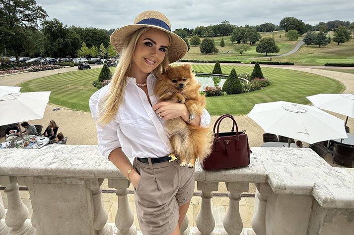 Diljá Helgadóttir lifir ævintýraríku lífi í London með eiginmanni sínum og tíkinni Paris.