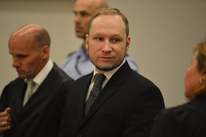 Öll samskipti Breivik og háskólans munu eiga sér stað í gegnum starfsmann fangelsisins.